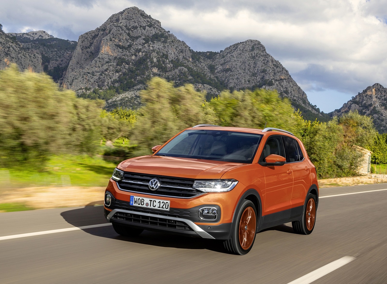 2019 Volkswagen T-Cross Front Three-Quarter Wallpapers (2)