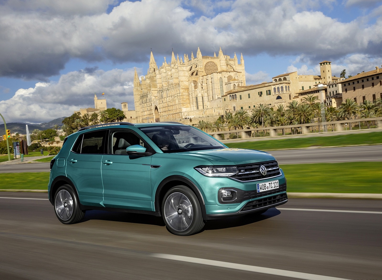 2019 Volkswagen T-Cross Front Three-Quarter Wallpapers #31 of 74