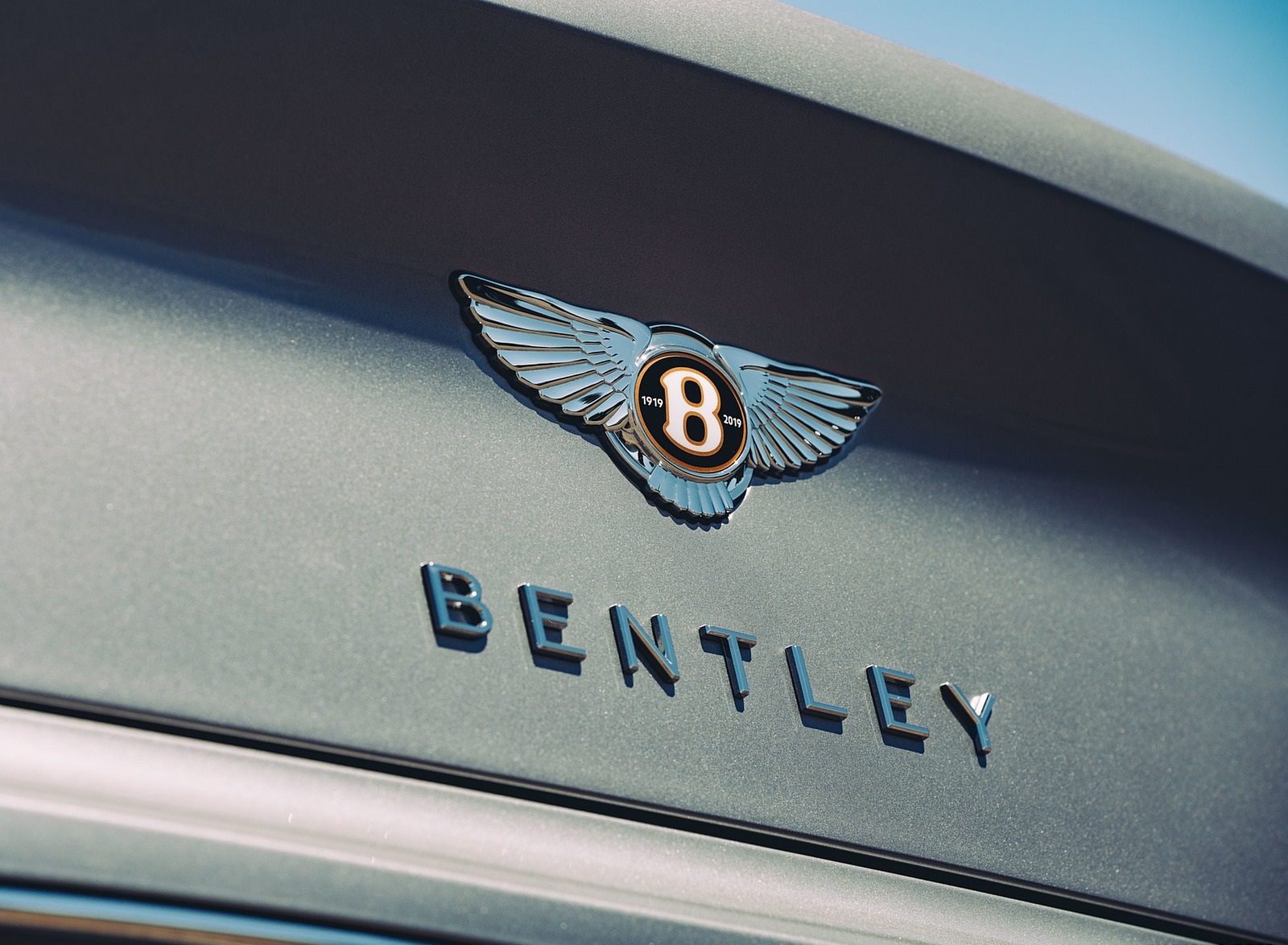 2020 Bentley Continental GT V8 Convertible Badge Wallpapers #54 of 111