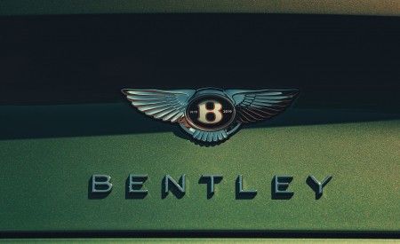 2020 Bentley Continental GT V8 Coupe Badge Wallpapers 450x275 (89)