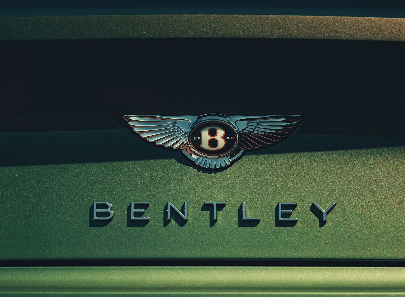 2020 Bentley Continental GT V8 Coupe Badge Wallpapers #89 of 135