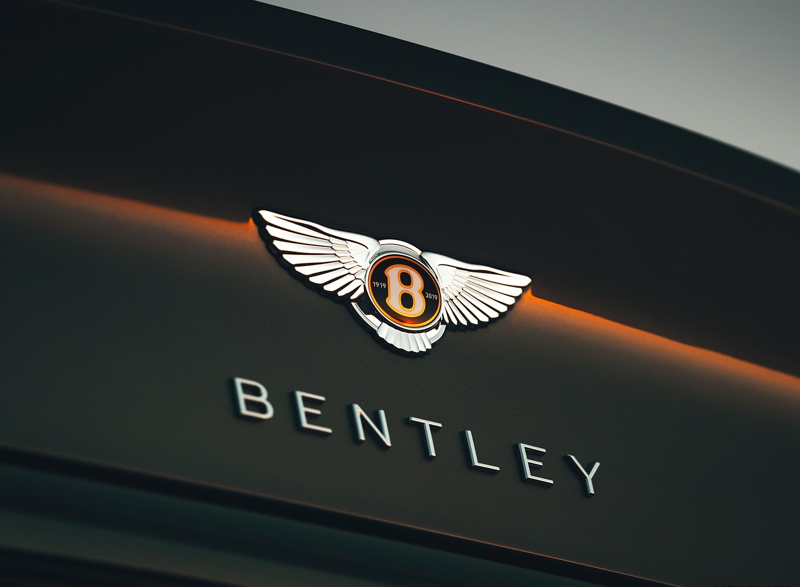2020 Bentley Continental GT V8 Coupe Badge Wallpapers #88 of 135