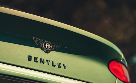 2020 Bentley Continental GT V8 Coupe Badge Wallpapers 450x275 (86)