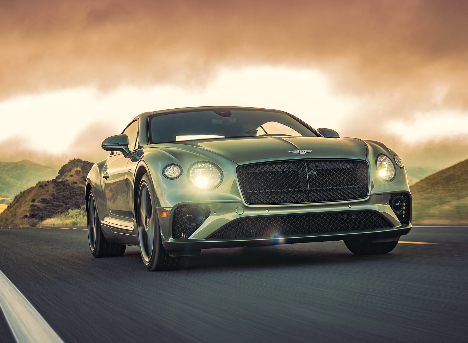 2020 Bentley Continental GT V8 Coupe Front Wallpapers #48 of 135