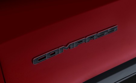 2020 Jeep Compass PHEV Badge Wallpapers 450x275 (10)