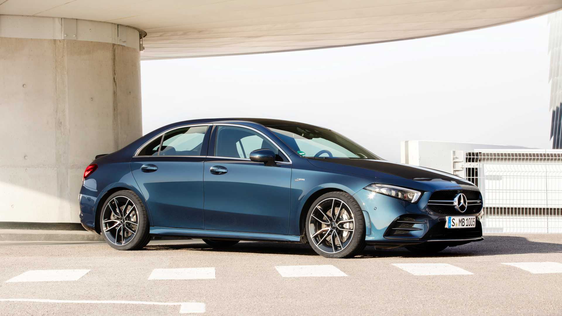 2020 Mercedes-AMG A 35 Sedan Front Three-Quarter Wallpapers #83 of 101