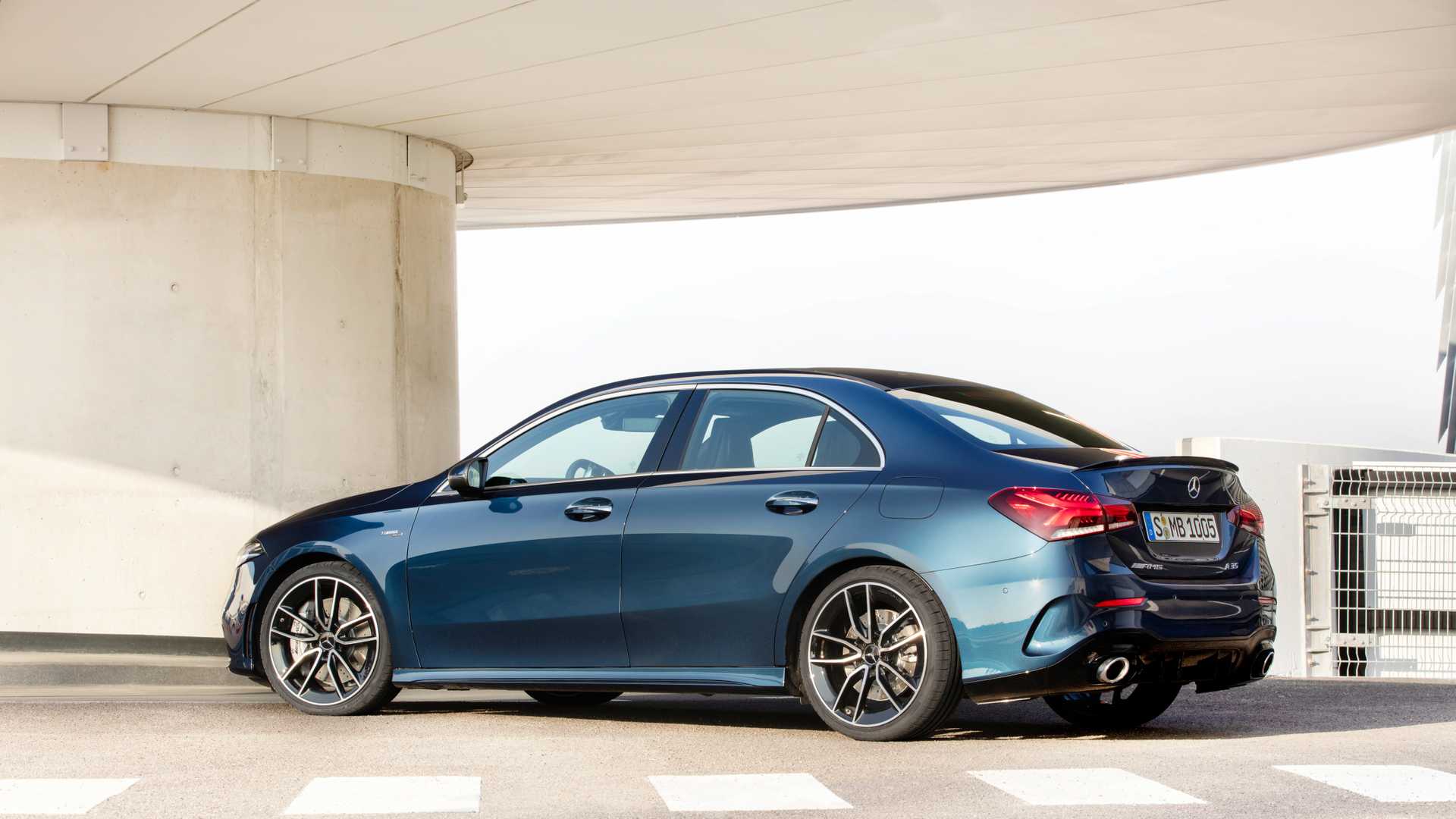 2020 Mercedes-AMG A 35 Sedan Rear Three-Quarter Wallpapers #86 of 101