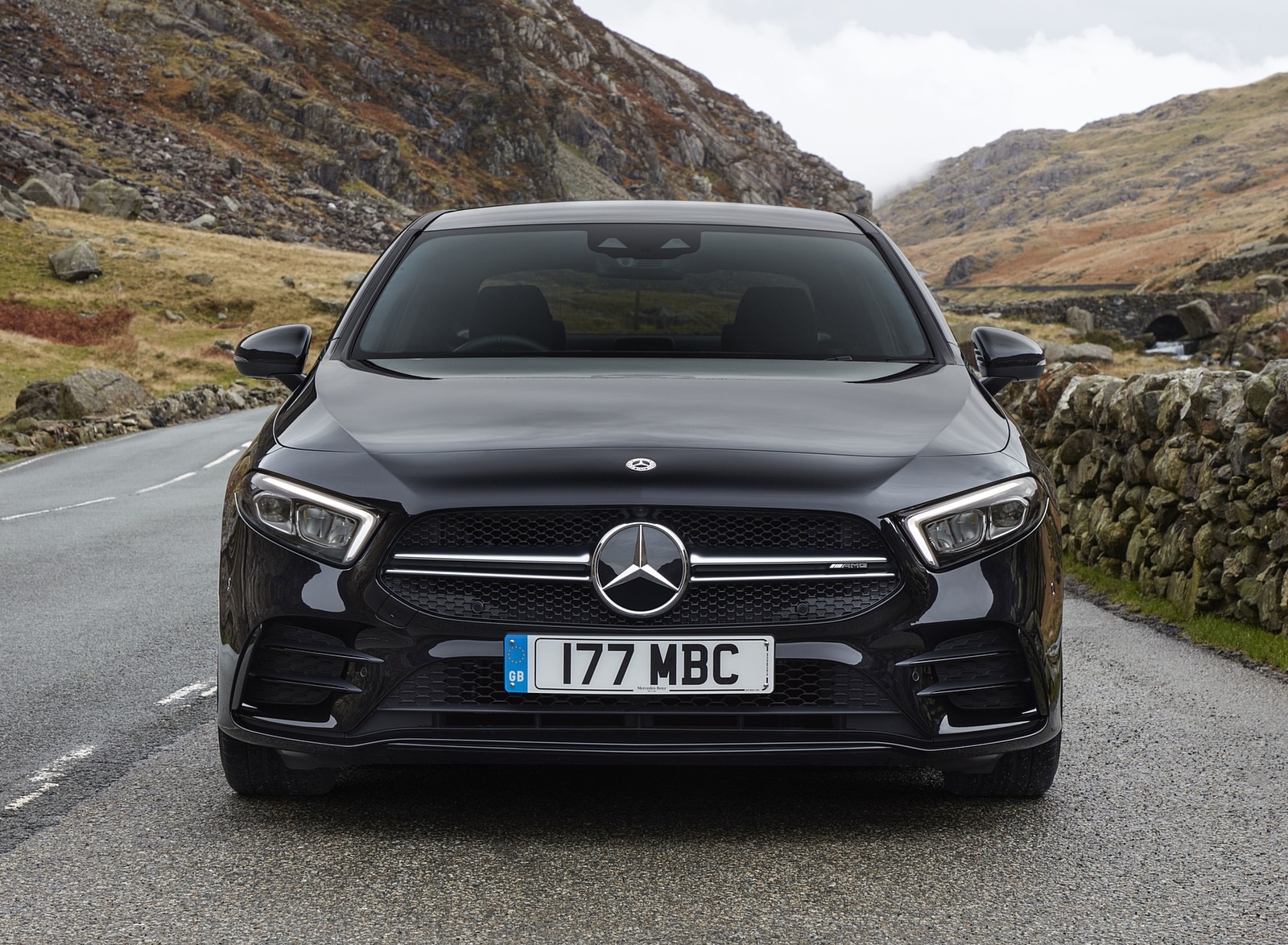 2020 Mercedes-AMG A 35 Sedan (UK-Spec) Front Wallpapers #16 of 101