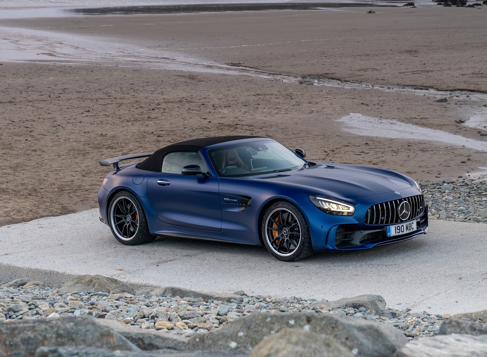 2020 Mercedes-AMG GT R Roadster (UK-Spec) Front Three-Quarter Wallpapers #69 of 150