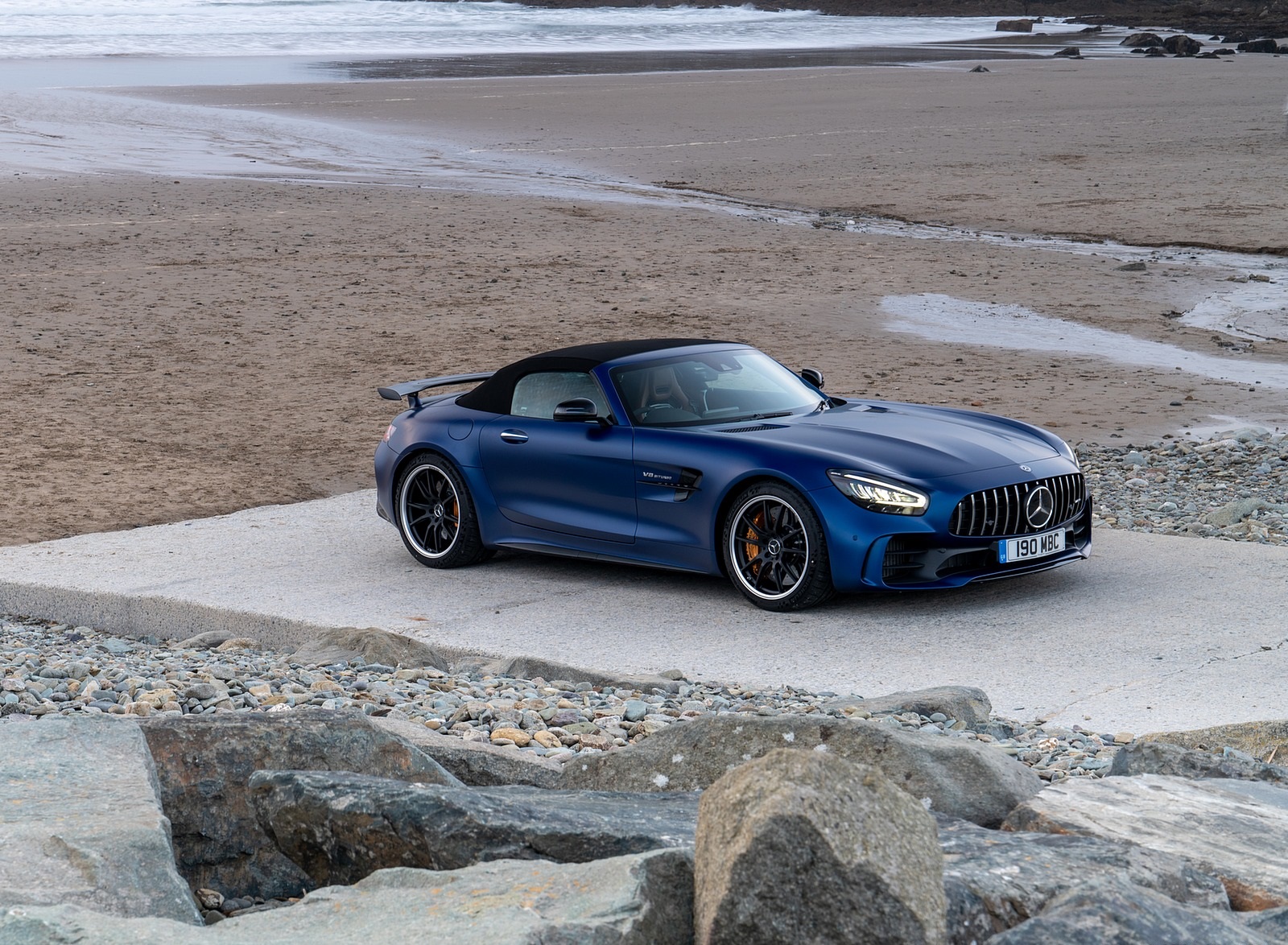 2020 Mercedes-AMG GT R Roadster (UK-Spec) Front Three-Quarter Wallpapers #57 of 150