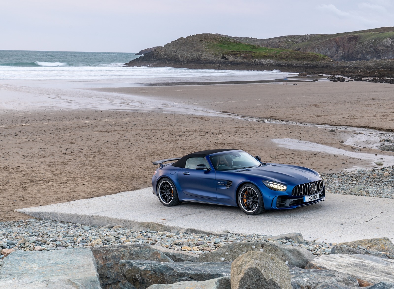 2020 Mercedes-AMG GT R Roadster (UK-Spec) Front Three-Quarter Wallpapers #72 of 150