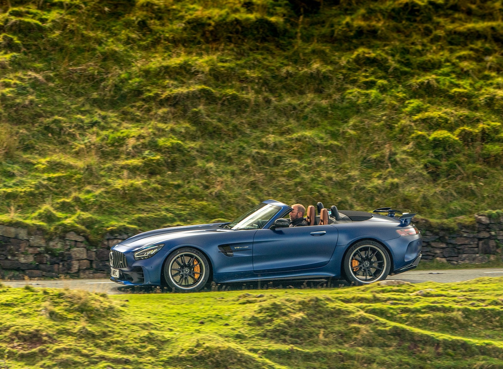 2020 Mercedes-AMG GT R Roadster (UK-Spec) Side Wallpapers #44 of 150