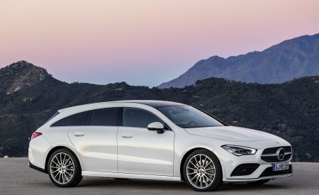 2020 Mercedes-Benz CLA Shooting Brake AMG-Line (Color: Digital White) Front Three-Quarter Wallpapers 450x275 (70)