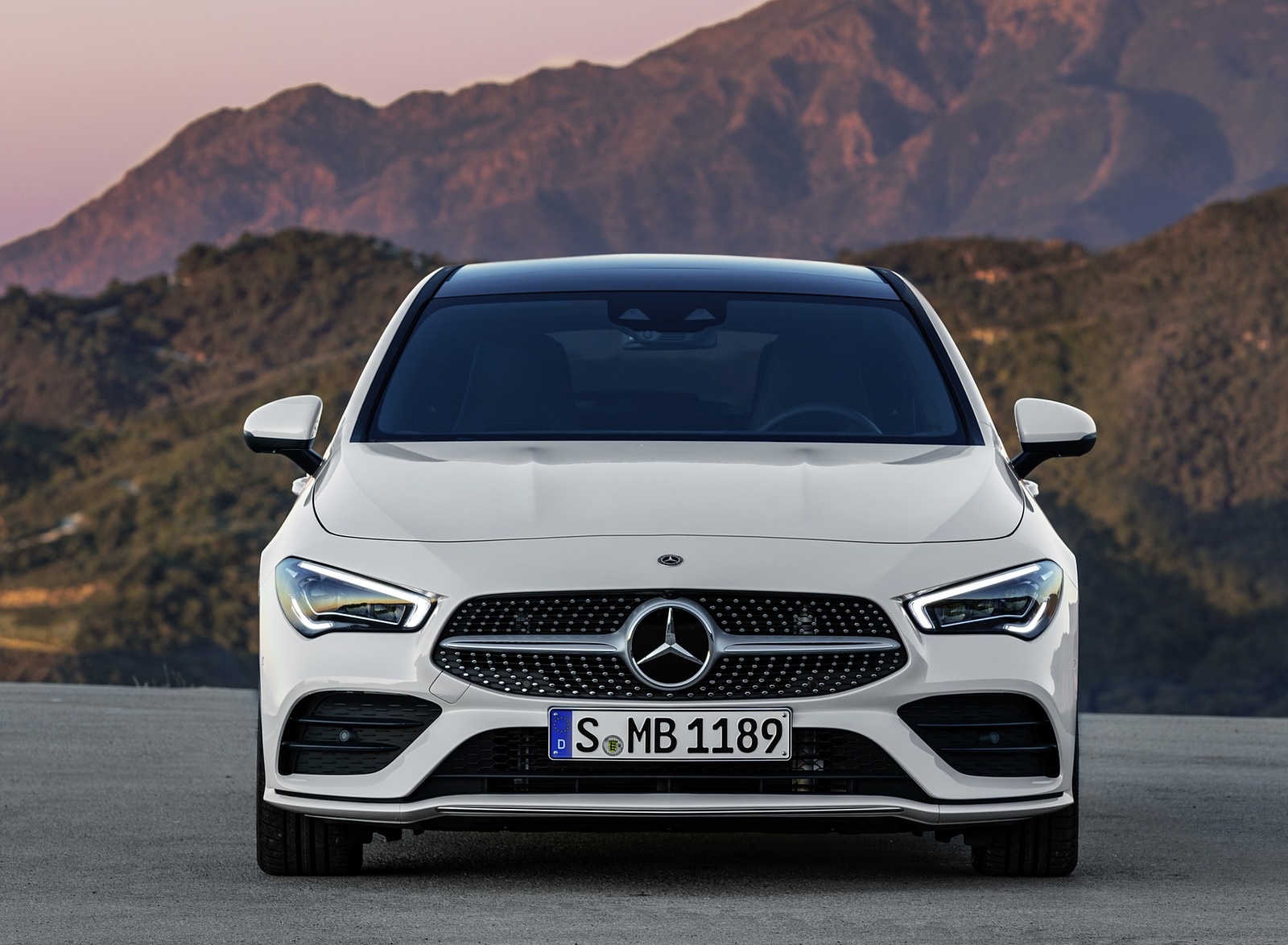 2020 Mercedes-Benz CLA Shooting Brake AMG-Line (Color: Digital White) Front Wallpapers #73 of 104