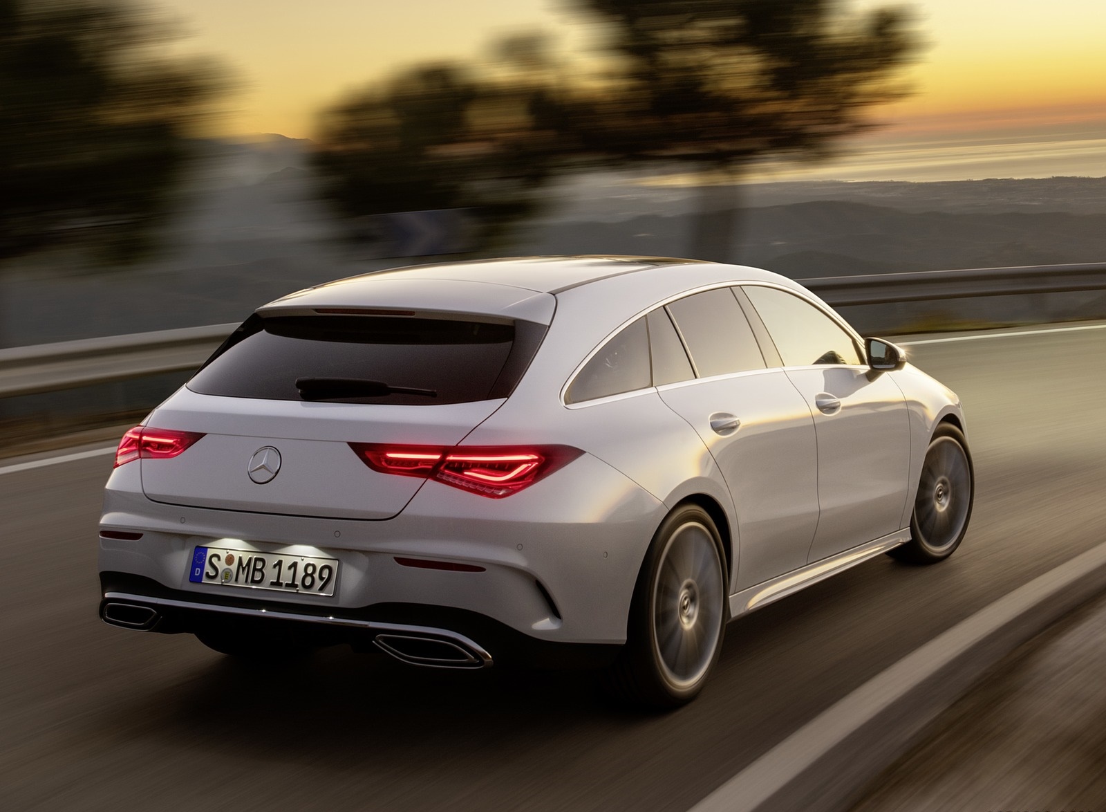 2020 Mercedes-Benz CLA Shooting Brake AMG-Line (Color: Digital White) Rear Three-Quarter Wallpapers #64 of 104