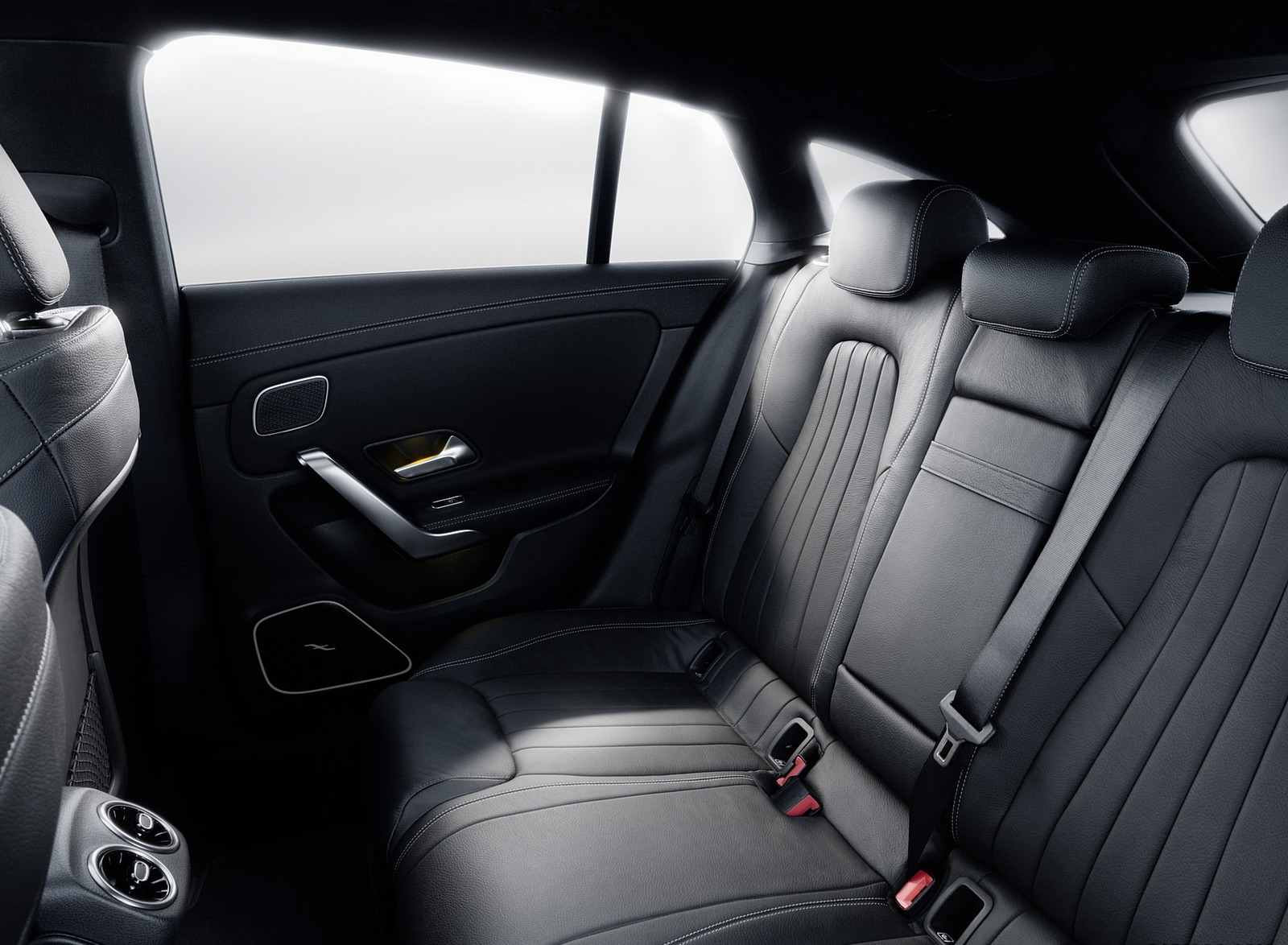 2020 Mercedes-Benz CLA Shooting Brake Interior Rear Seats Wallpapers #95 of 104