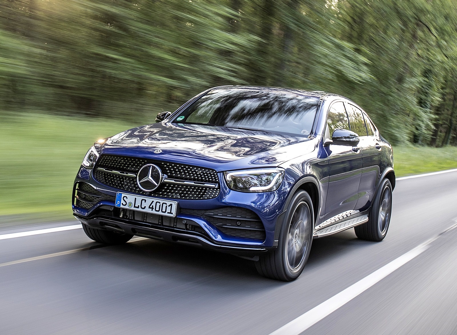 2020 Mercedes-Benz GLC 300 4MATIC Coupe (Color: Brilliant Blue Metallic) Front Three-Quarter Wallpapers #54 of 94