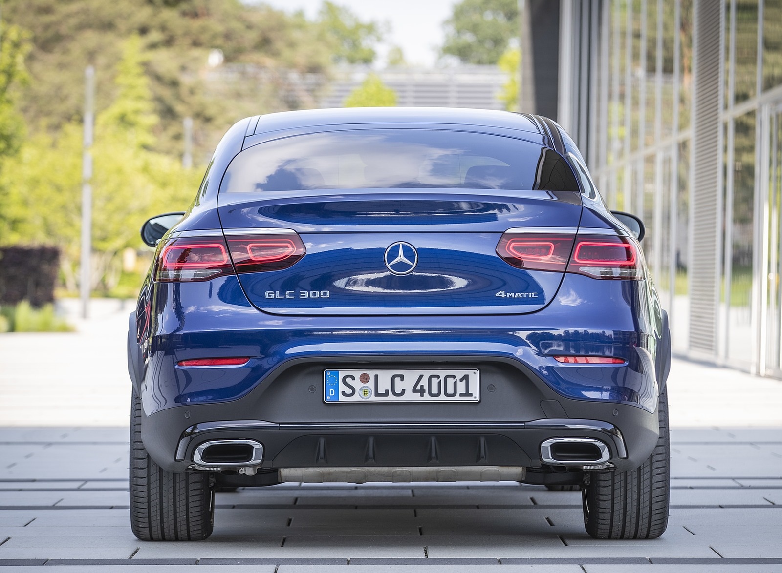2020 Mercedes-Benz GLC 300 4MATIC Coupe (Color: Brilliant Blue Metallic) Rear Wallpapers #62 of 94