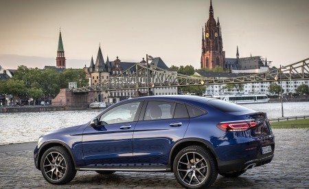 2020 Mercedes-Benz GLC 300 4MATIC Coupe (Color: Brilliant Blue Metallic) Side Wallpapers 450x275 (64)