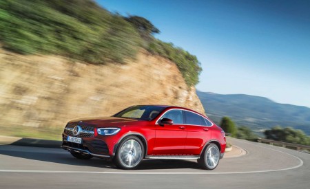 2020 Mercedes-Benz GLC 300 Coupe 4MATIC (Color: Designo Hyacinth Red Metallic) Front Three-Quarter Wallpapers 450x275 (74)