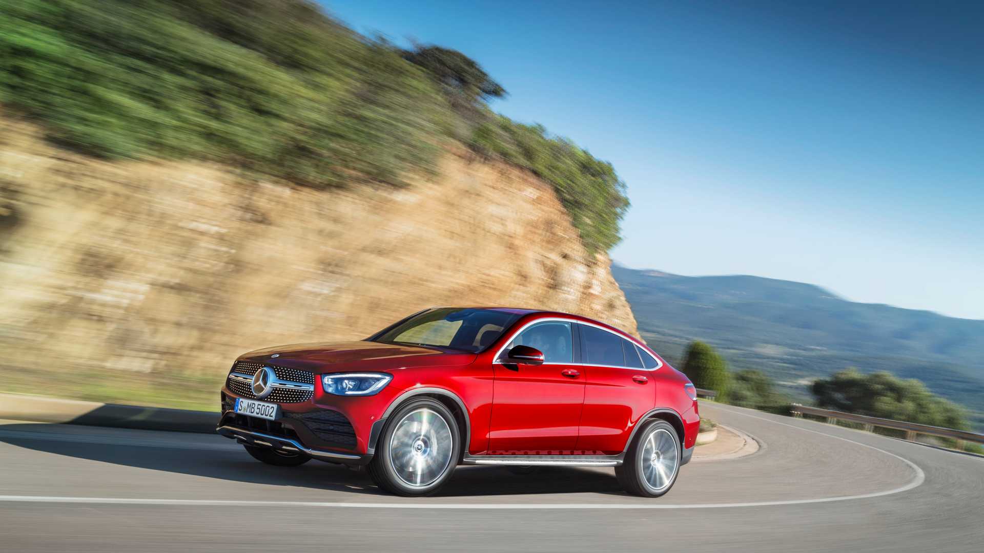 2020 Mercedes-Benz GLC 300 Coupe 4MATIC (Color: Designo Hyacinth Red Metallic) Front Three-Quarter Wallpapers #74 of 94