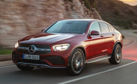 2020 Mercedes-Benz GLC 300 Coupe 4MATIC (Color: Designo Hyacinth Red Metallic) Front Three-Quarter Wallpapers 450x275 (79)