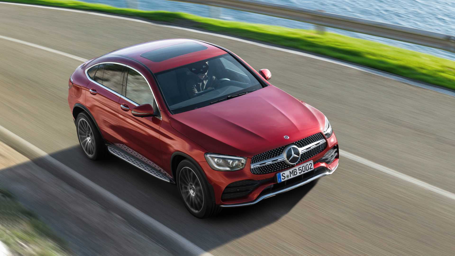 2020 Mercedes-Benz GLC 300 Coupe 4MATIC (Color: Designo Hyacinth Red Metallic) Front Three-Quarter Wallpapers #68 of 94