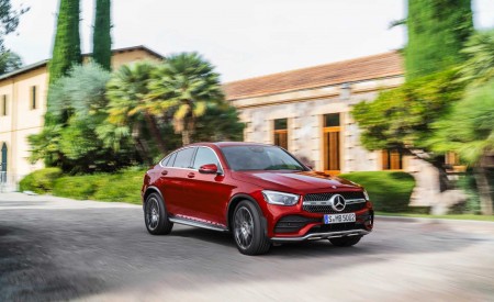 2020 Mercedes-Benz GLC 300 Coupe 4MATIC (Color: Designo Hyacinth Red Metallic) Front Three-Quarter Wallpapers 450x275 (75)
