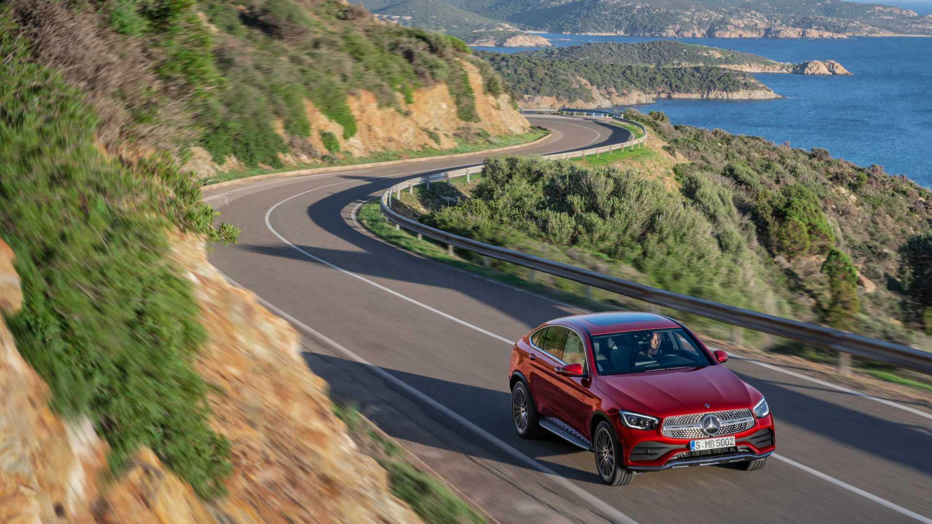 2020 Mercedes-Benz GLC 300 Coupe 4MATIC (Color: Designo Hyacinth Red Metallic) Front Three-Quarter Wallpapers #69 of 94