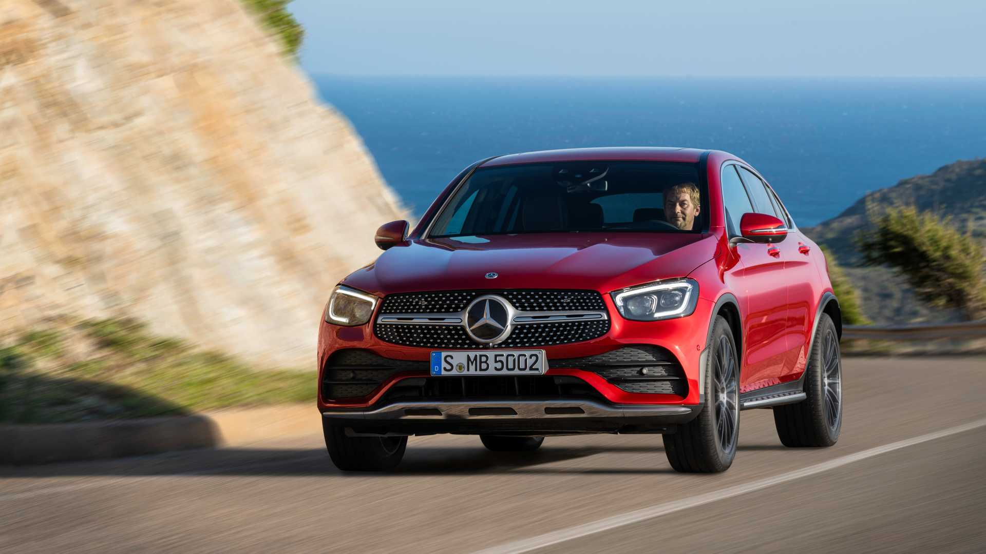 2020 Mercedes-Benz GLC 300 Coupe 4MATIC (Color: Designo Hyacinth Red Metallic) Front Wallpapers #67 of 94