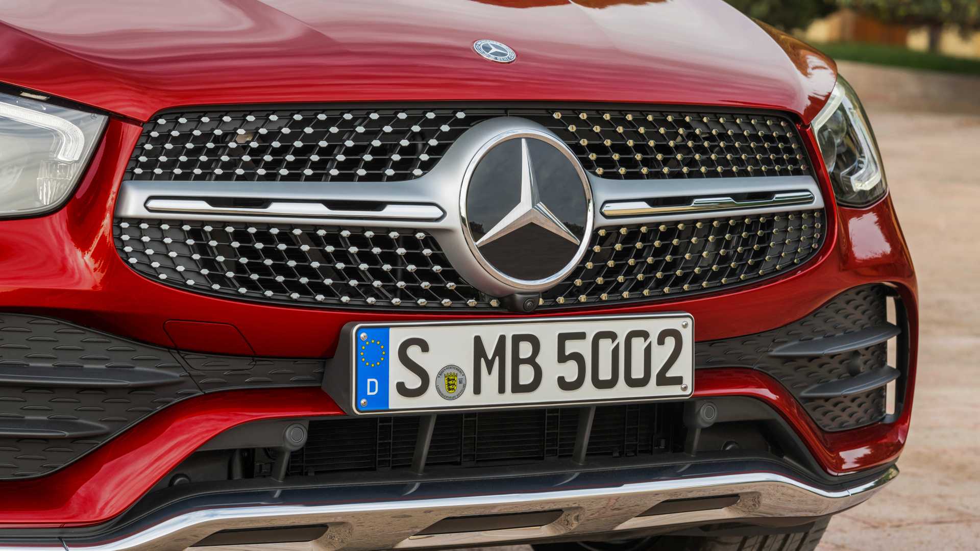 2020 Mercedes-Benz GLC 300 Coupe 4MATIC (Color: Designo Hyacinth Red Metallic) Grill Wallpapers #88 of 94