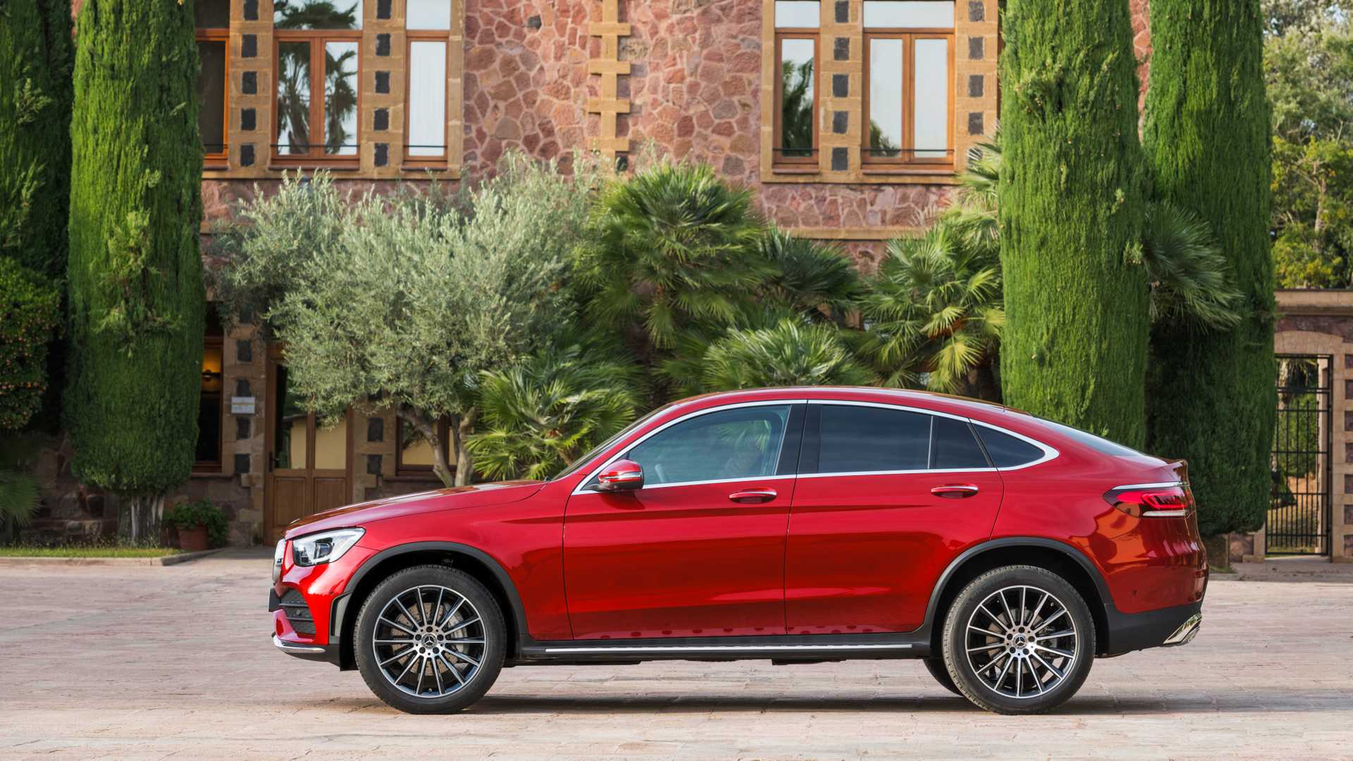 2020 Mercedes-Benz GLC 300 Coupe 4MATIC (Color: Designo Hyacinth Red Metallic) Side Wallpapers #84 of 94