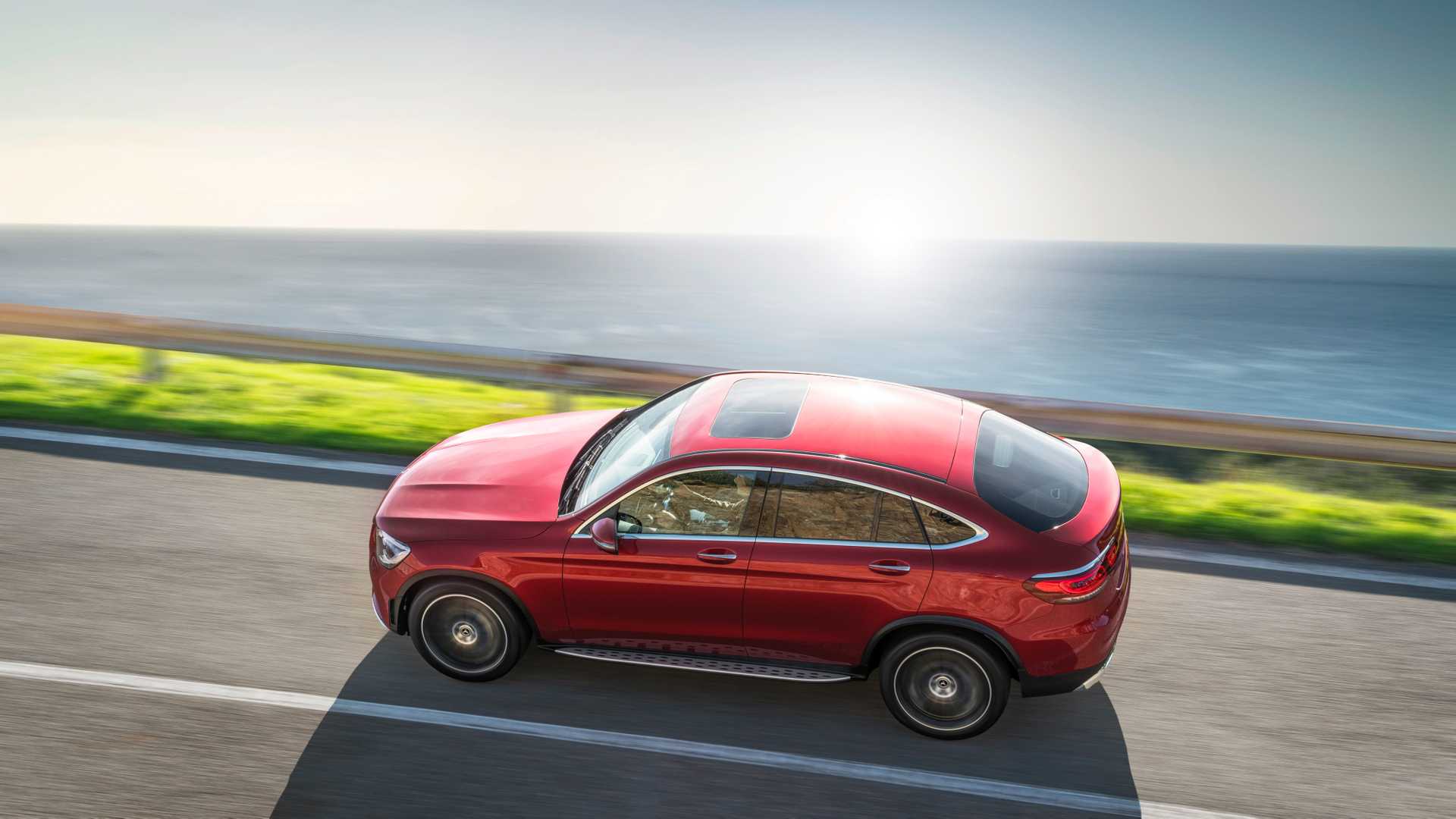 2020 Mercedes-Benz GLC 300 Coupe 4MATIC (Color: Designo Hyacinth Red Metallic) Side Wallpapers #71 of 94
