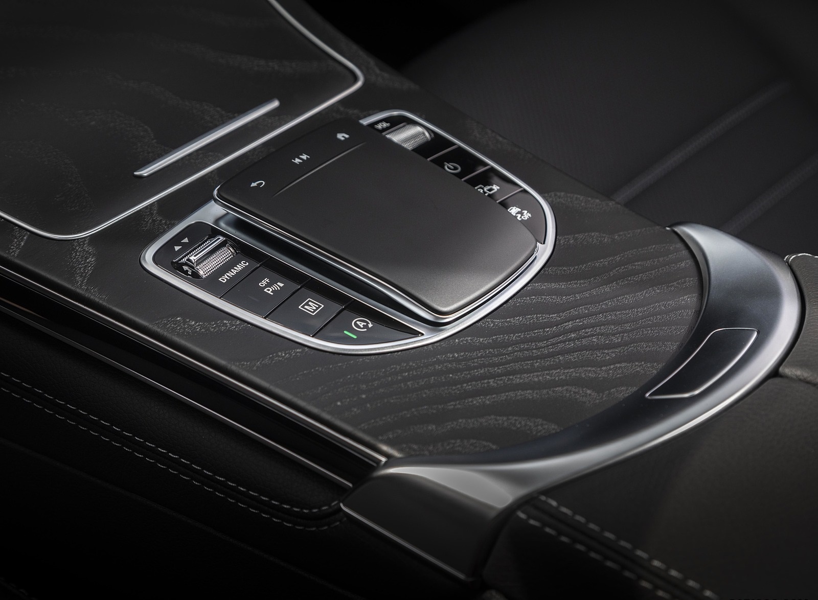 2020 Mercedes-Benz GLC 300 Coupe (US-Spec) Interior Detail Wallpapers #38 of 94