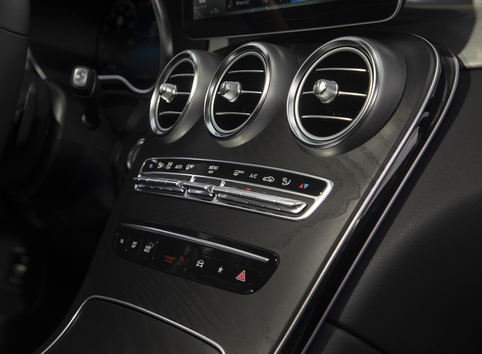 2020 Mercedes-Benz GLC 300 Coupe (US-Spec) Interior Detail Wallpapers #37 of 94