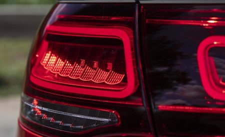 2020 Mercedes-Benz GLC 300 Coupe (US-Spec) Tail Light Wallpapers 450x275 (24)