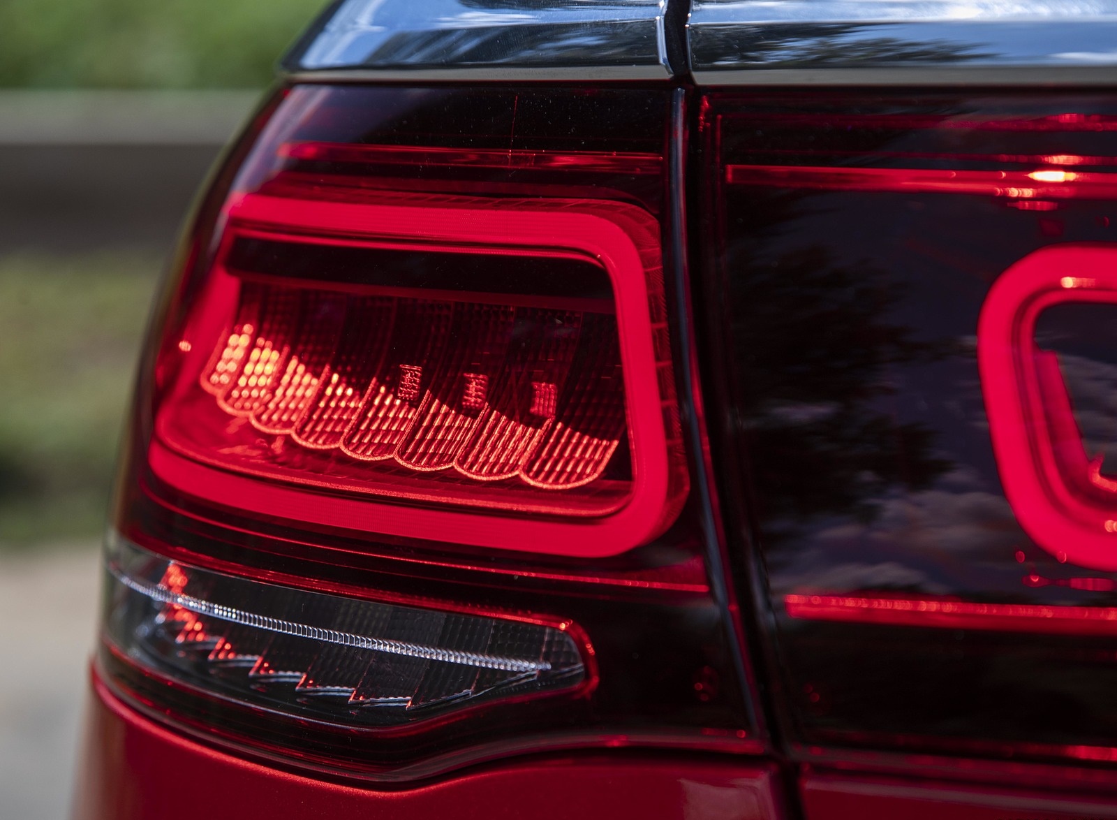 2020 Mercedes-Benz GLC 300 Coupe (US-Spec) Tail Light Wallpapers #24 of 94