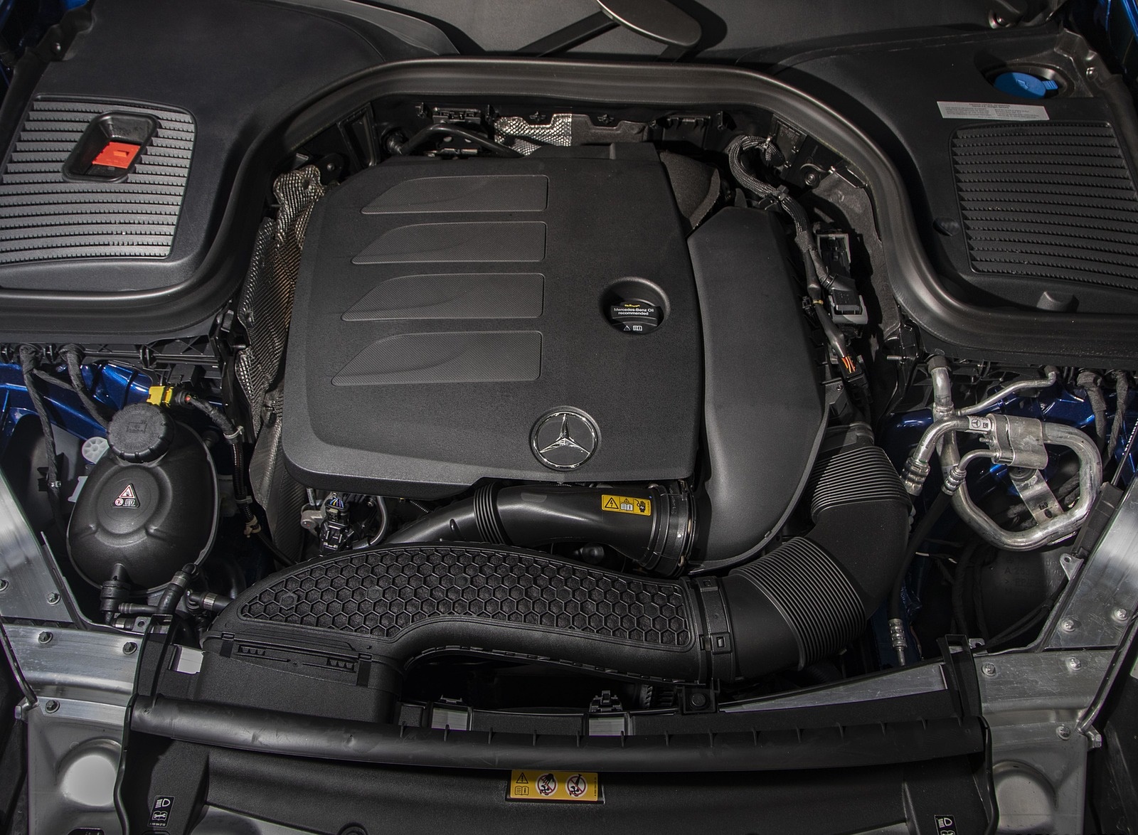 2020 Mercedes-Benz GLC 300 (US-Spec) Engine Wallpapers #15 of 62