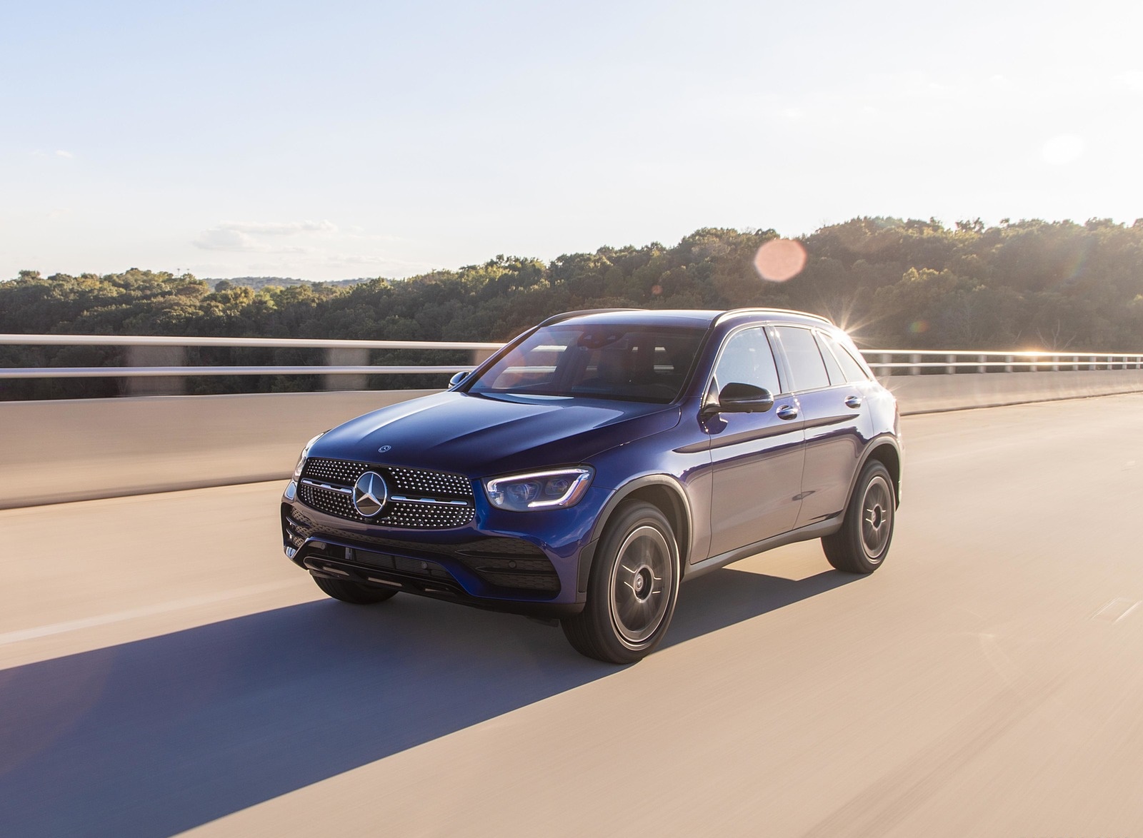 2020 Mercedes-Benz GLC 300 (US-Spec) Front Three-Quarter Wallpapers #3 of 62