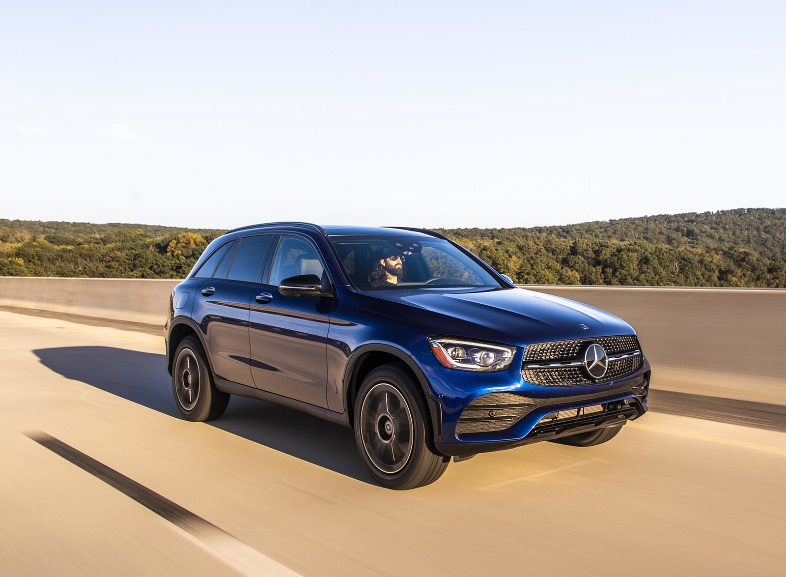 2020 Mercedes-Benz GLC 300 (US-Spec) Front Three-Quarter Wallpapers (2)