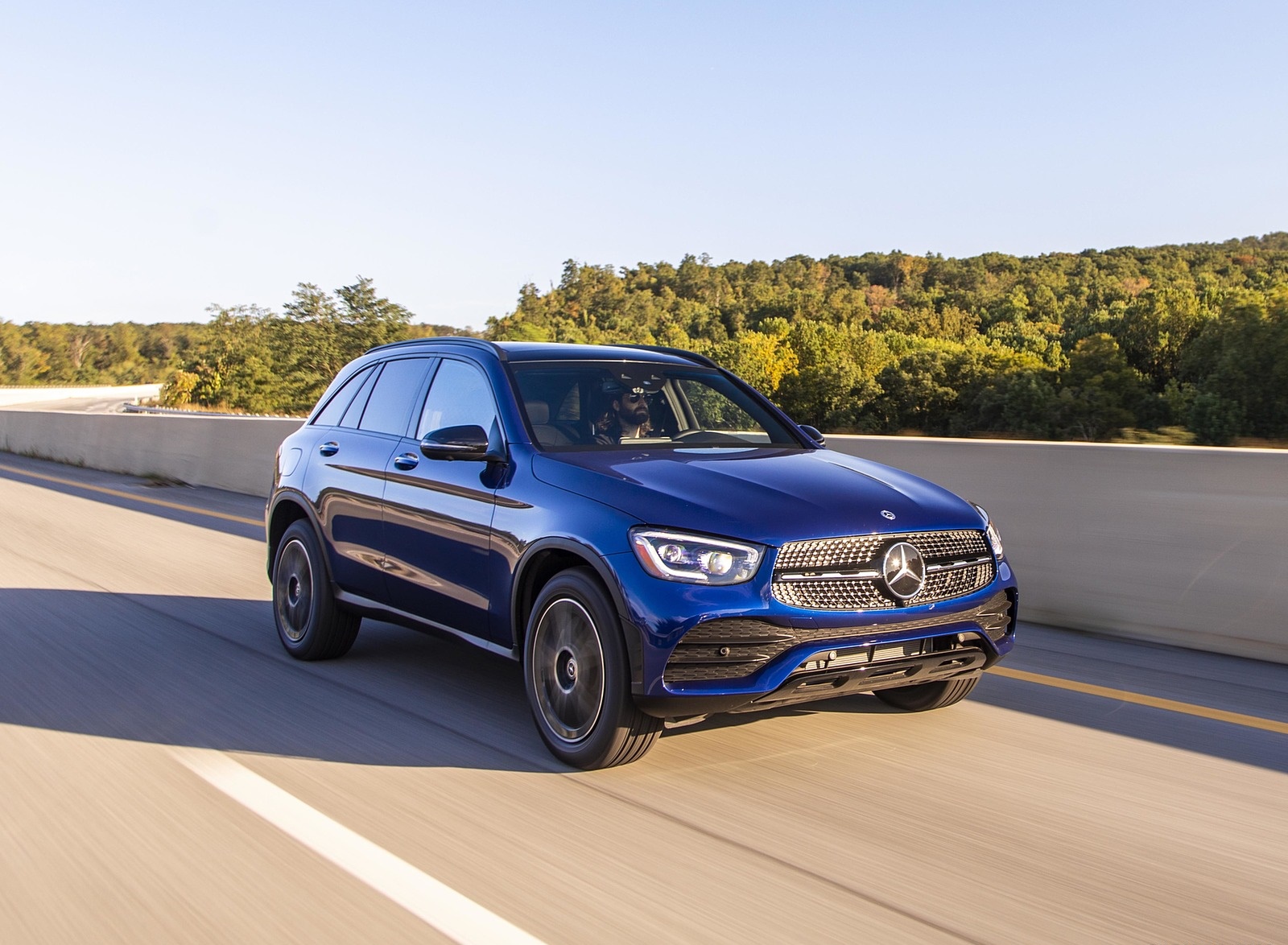 2020 Mercedes-Benz GLC 300 (US-Spec) Front Three-Quarter Wallpapers (4)