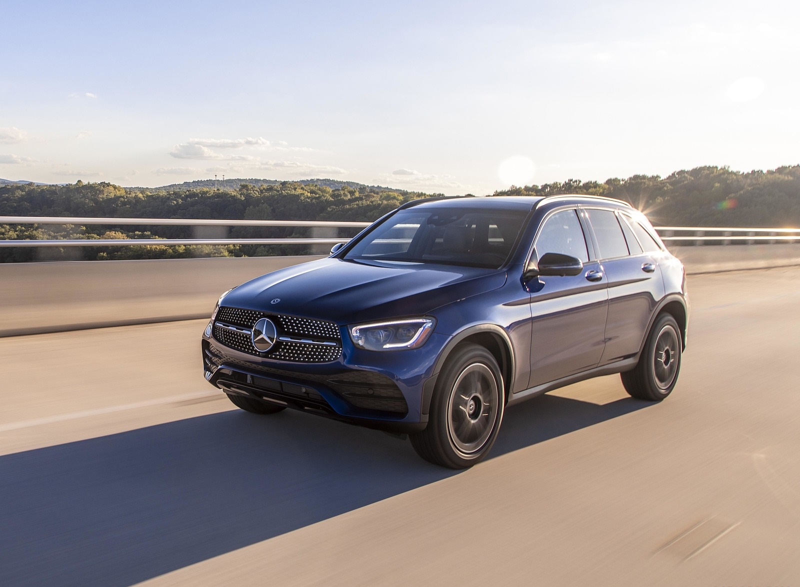 2020 Mercedes-Benz GLC 300 (US-Spec) Front Three-Quarter Wallpapers (5)