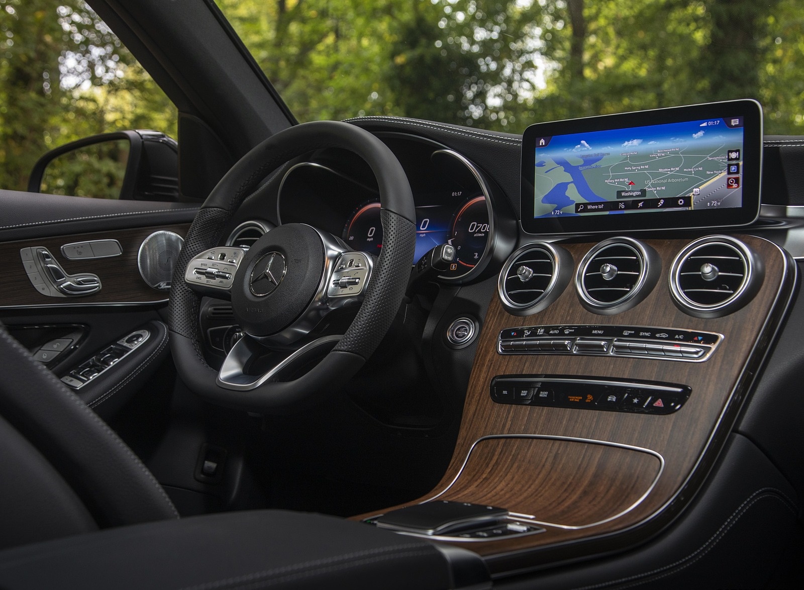 2020 Mercedes-Benz GLC 300 (US-Spec) Interior Wallpapers #18 of 62