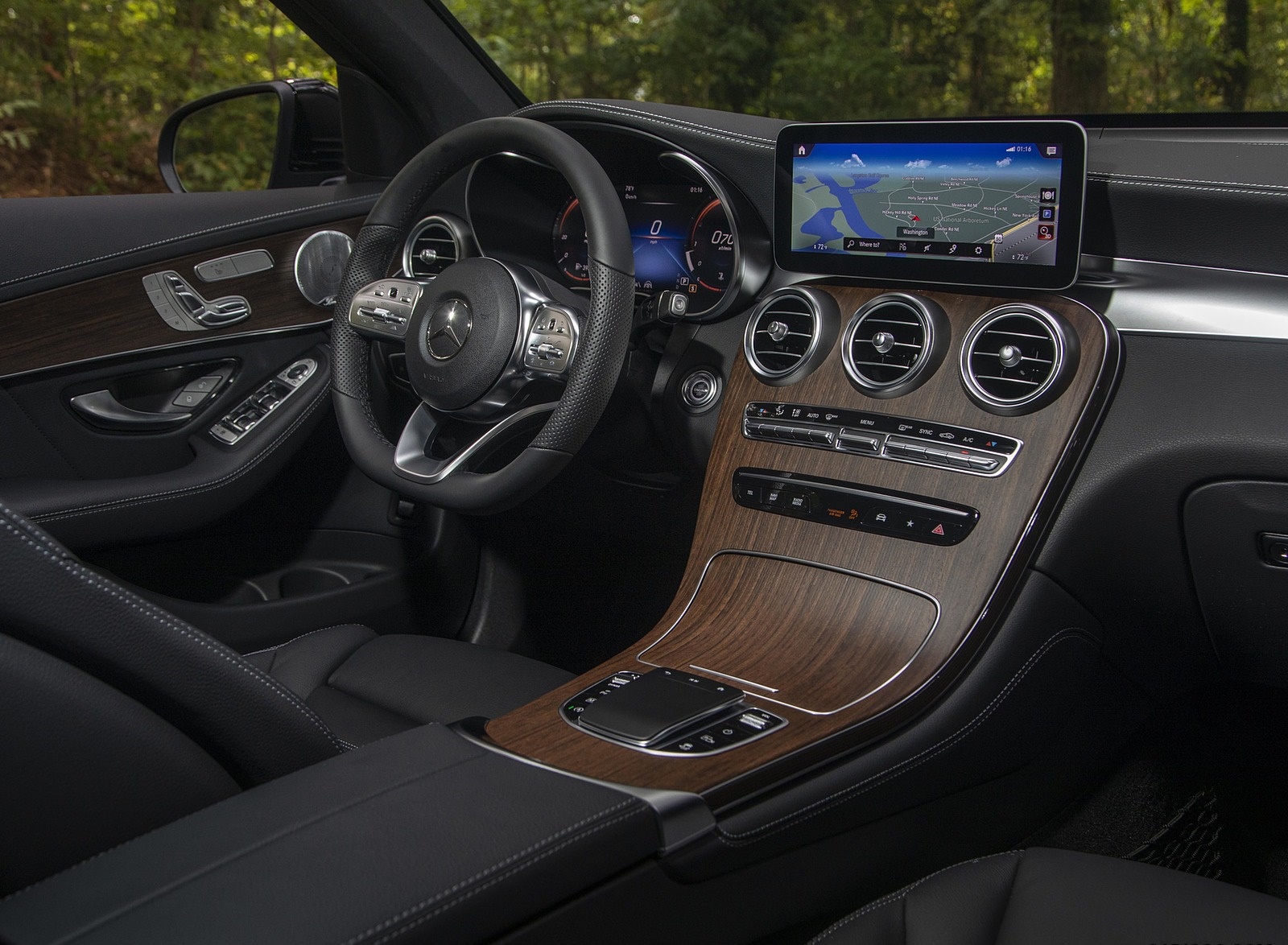 2020 Mercedes-Benz GLC 300 (US-Spec) Interior Wallpapers #19 of 62