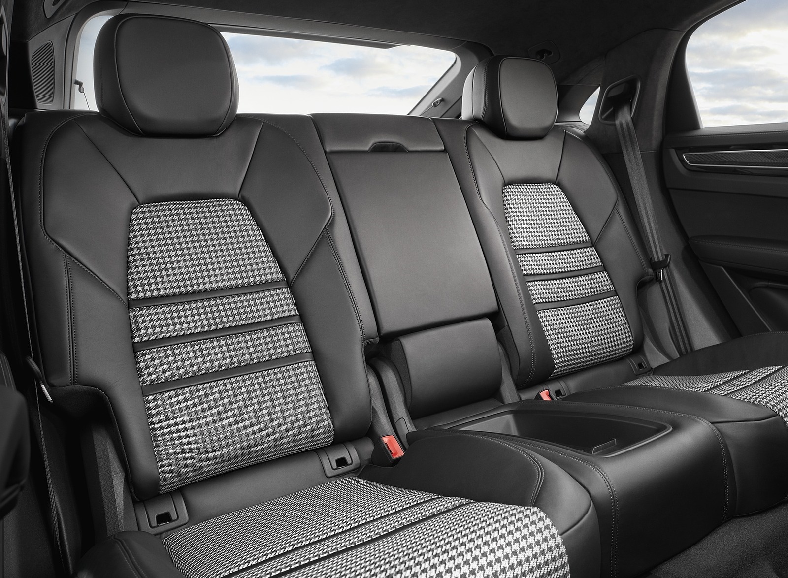 2020 Porsche Cayenne Coupe Interior Rear Seats Wallpapers #188 of 212