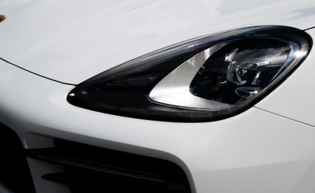 2020 Porsche Cayenne Coupé (Color: Carrara White Metallic) Headlight Wallpapers 450x275 (160)
