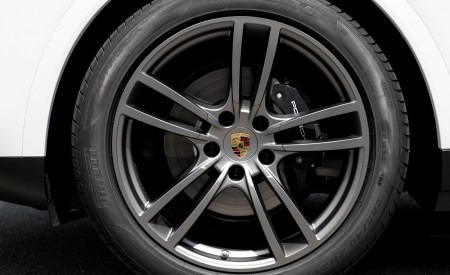 2020 Porsche Cayenne Coupé (Color: Carrara White Metallic) Wheel Wallpapers 450x275 (155)