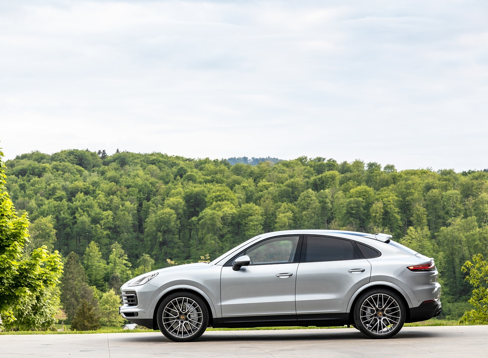 2020 Porsche Cayenne S Coupé (Color: Dolomite Silver Metallic) Side