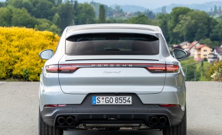 2020 Porsche Cayenne S Coupé (Color: Dolomite Silver Metallic) Rear Wallpapers 450x275 (111)