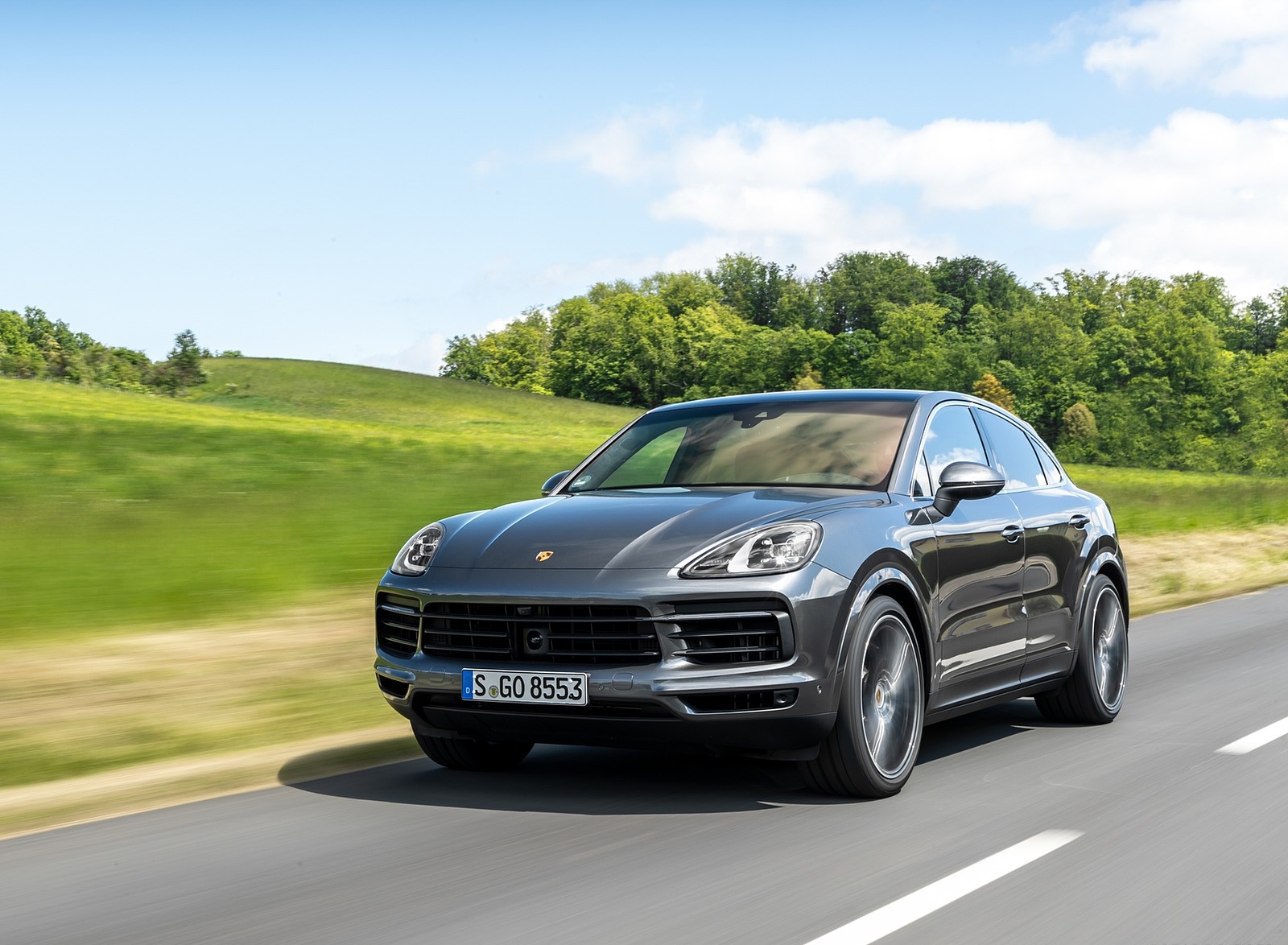 2020 Porsche Cayenne S Coupé (Color: Quarzite Grey Metallic) Front Three-Quarter Wallpapers (1)